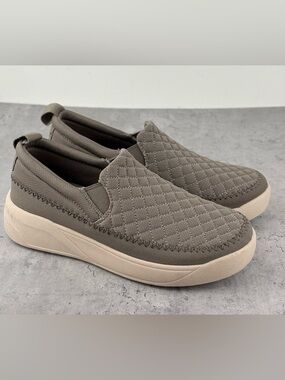 Staheekum Quilted Slip On Women’s Shoes Taupe Size 8 Worn Once